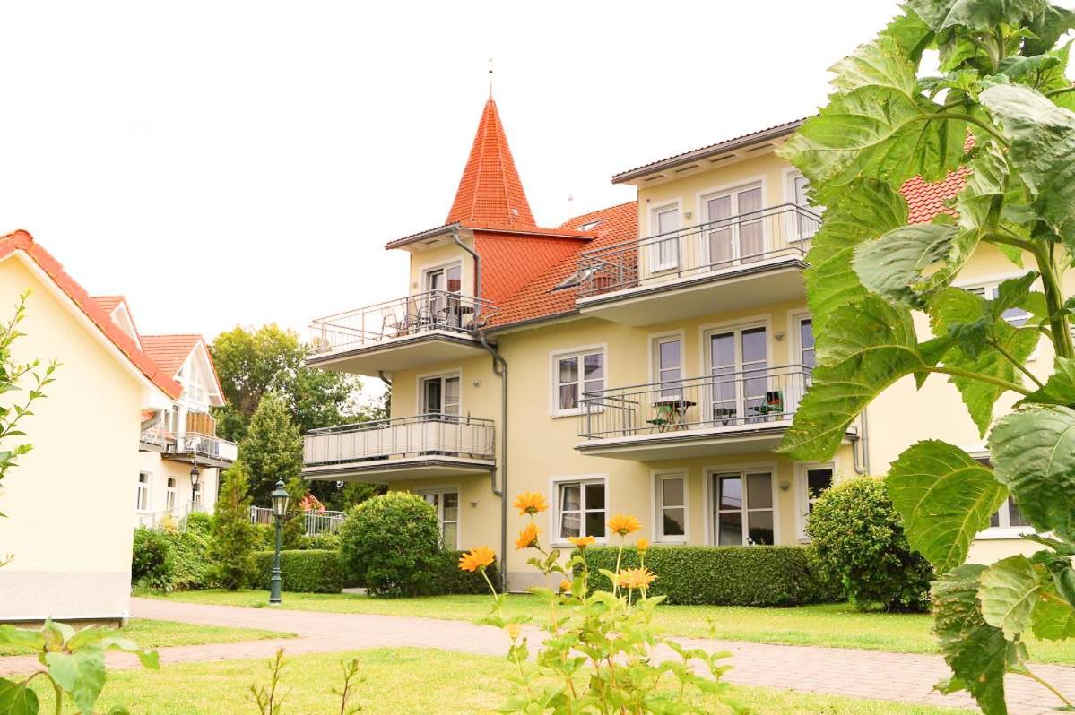 Ferienapartment Mit Balkon, Tiefgarage Und Nutzung V. Wellnessbereich *